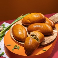 Пиріжки з цибулею та яйцем