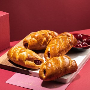 Пиріжки з вишнею