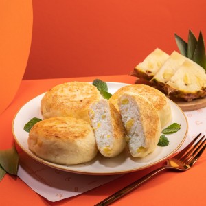 Сирники зі свіжим ананасом