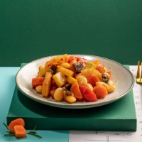 Лобіо з овочами та ананасом